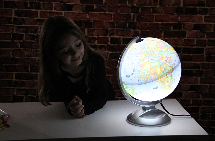 Globe 4 Kids 10 Inch Illuminated Desktop World Globe By Replogle Globes 