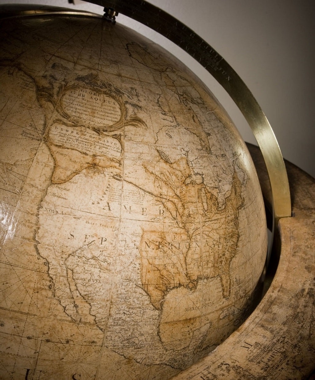 Washington’s Globe Detail of North America with views of Mexico, United States, and Canada-min-min