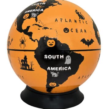 38243 Halloween Globe America view